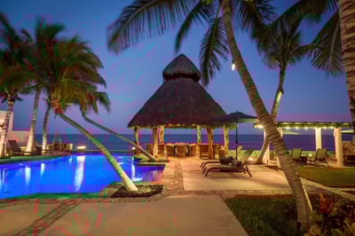 Luxury Villa Photo #17