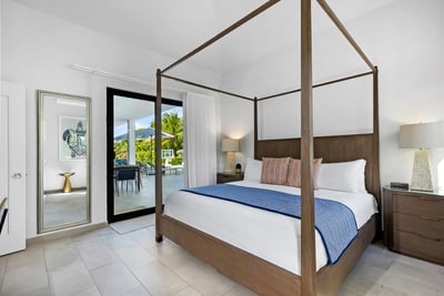 Luxury Villa Photo #14
