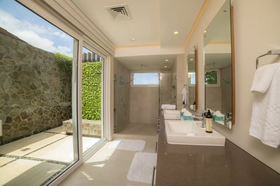 Luxury Villa Photo #34