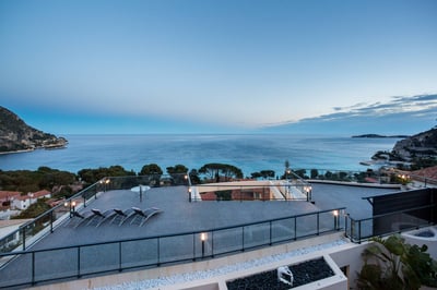 Luxury Villa Photo #2