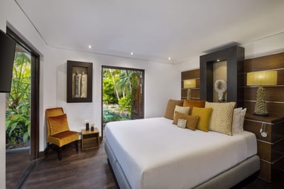 Luxury Villa Photo #6