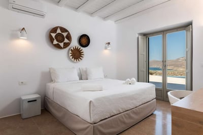 Luxury Villa Photo #37