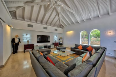 Luxury Villa Photo #15