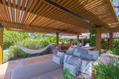Luxury Villa Photo #15