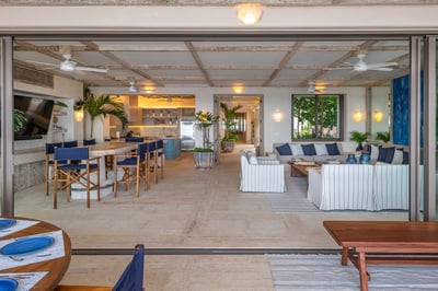 Luxury Villa Photo #14