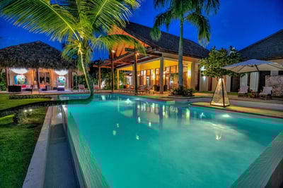 Luxury Villa Photo #3