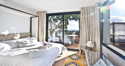 Luxury Villa Photo #27