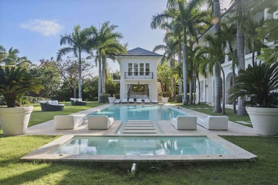 Luxury Villa Photo #4