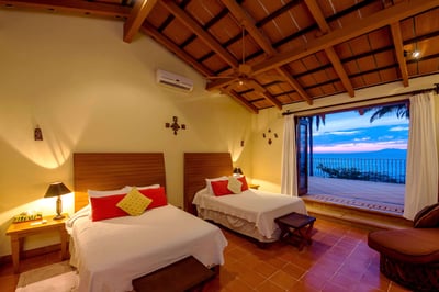 Luxury Villa Photo #12