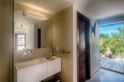 Luxury Villa Photo #30