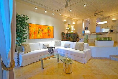 Luxury Villa Photo #5