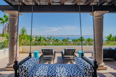 Luxury Villa Photo #33