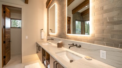 King suite 4on lower main level ensuite bath