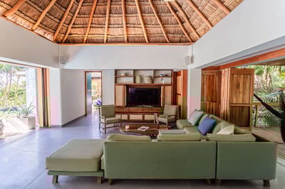 Luxury Villa Photo #15