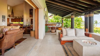 Luxury Villa Photo #7