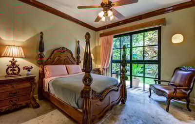 Luxury Villa Photo #21