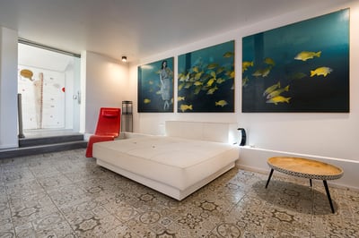 Luxury Villa Photo #17