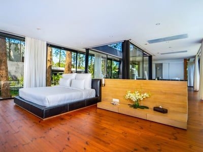 Luxury Villa Photo #30