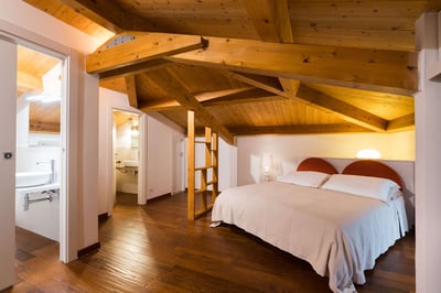 Luxury Villa Photo #37
