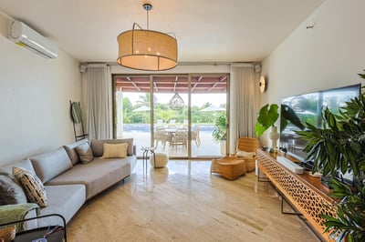 Luxury Villa Photo #15