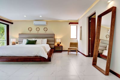 Luxury Villa Photo #20