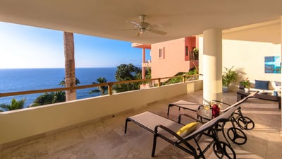 Luxury Villa Photo #35