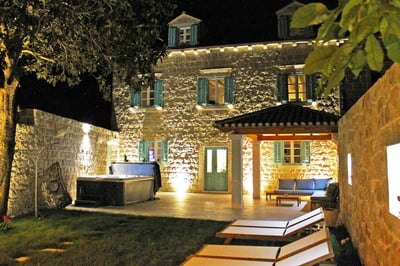 Luxury Villa Photo #8