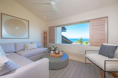 Luxury Villa Photo #18