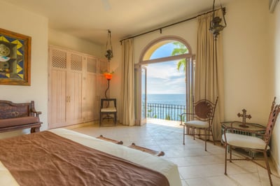 Luxury Villa Photo #22