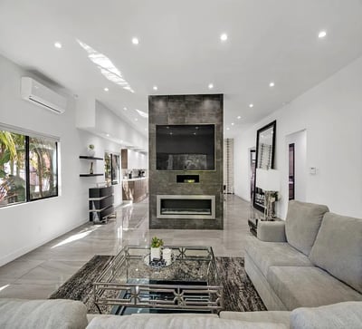 Luxury Villa Photo #6