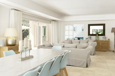 Luxury Villa Photo #23