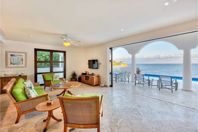 Luxury Villa Photo #15