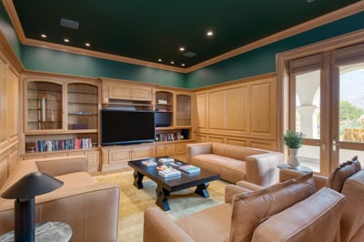 Luxury Villa Photo #30