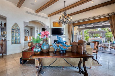 Luxury Villa Photo #36