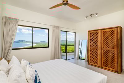 Luxury Villa Photo #37