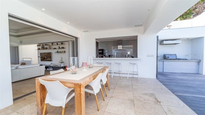 Dining Area & Kitchen