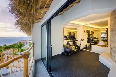 Luxury Villa Photo #37