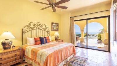 Luxury Villa Photo #43