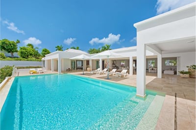 Luxury Villa Photo #4