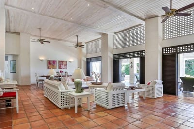 Luxury Villa Photo #18