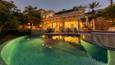Luxury Villa Photo #4