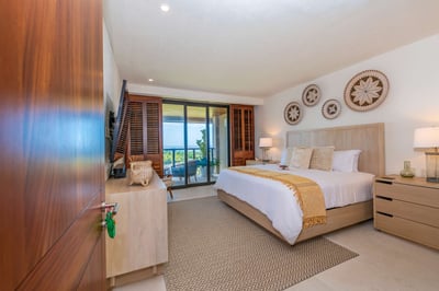 Luxury Villa Photo #19