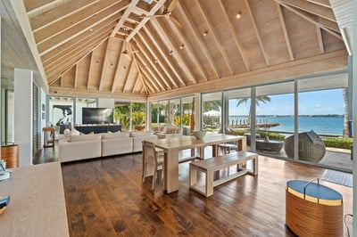 Luxury Villa Photo #10