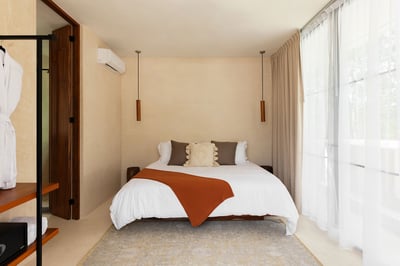 Luxury Villa Photo #47