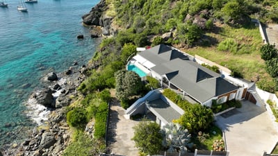 Luxury Villa Photo #3