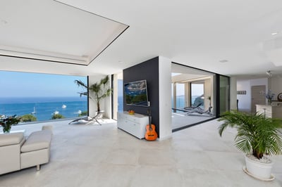 Luxury Villa Photo #11