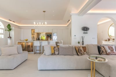 Luxury Villa Photo #24