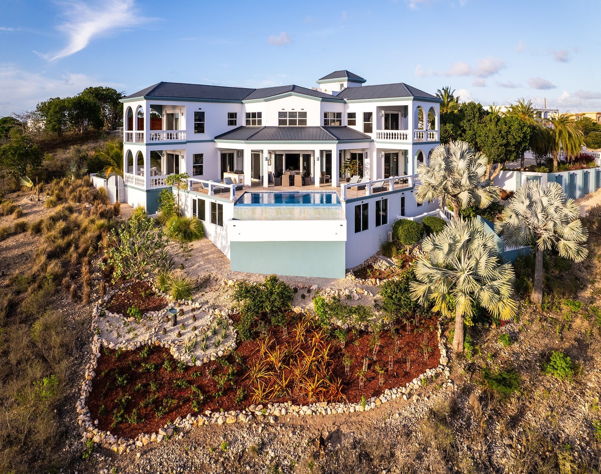 Grand Outlook Villa - 1