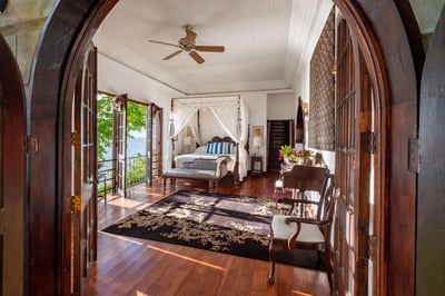 Luxury Villa Photo #15