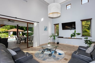 Luxury Villa Photo #12